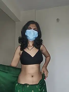 Shivani2002 online show from July 3, 2026, 9:37 am