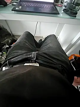 Snapshot of Syto772 chatting on November 27, 2025, 1:13 pm Syto772 online show from November 27, 2025, 1:13 pm