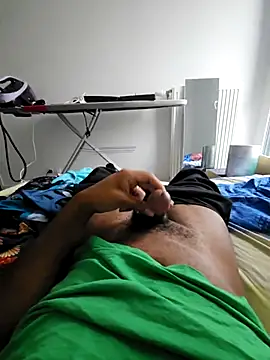 Snapshot of Syto772 chatting on December 14, 2025, 2:00 pm Syto772 online show from December 14, 2025, 2:00 pm