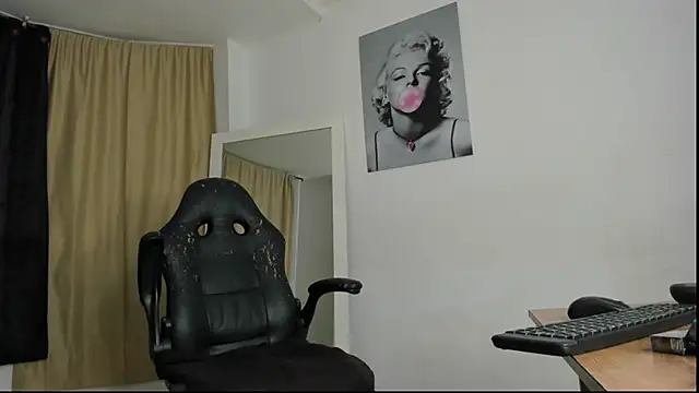 ebony rock online show from October 30, 2025, 6:48 am