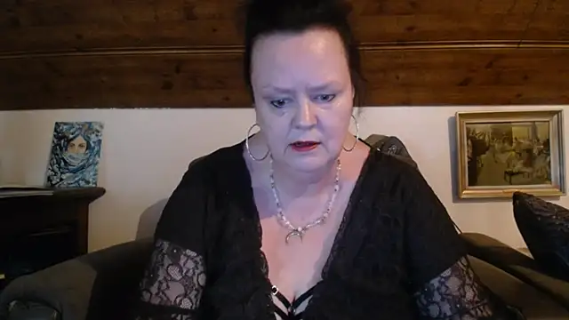 Snapshot of TiffanyMature chatting on May 11, 2026, 2:12 pm TiffanyMature online show from May 11, 2026, 2:12 pm