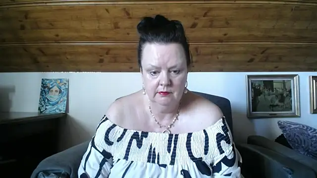 Snapshot of TiffanyMature chatting on May 26, 2026, 8:21 am TiffanyMature online show from May 26, 2026, 8:21 am