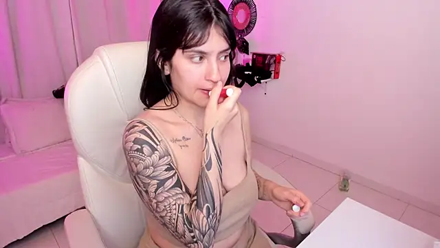 kurito  online show from October 12, 2025, 3:49 am