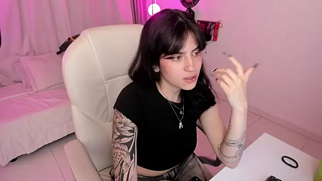 kurito  online show from October 16, 2025, 4:46 am