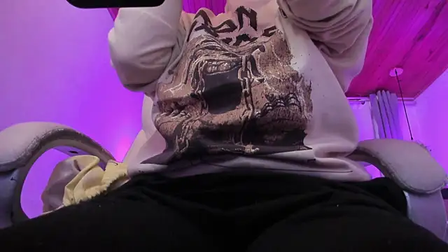 kurito  online show from November 8, 2025, 3:18 am