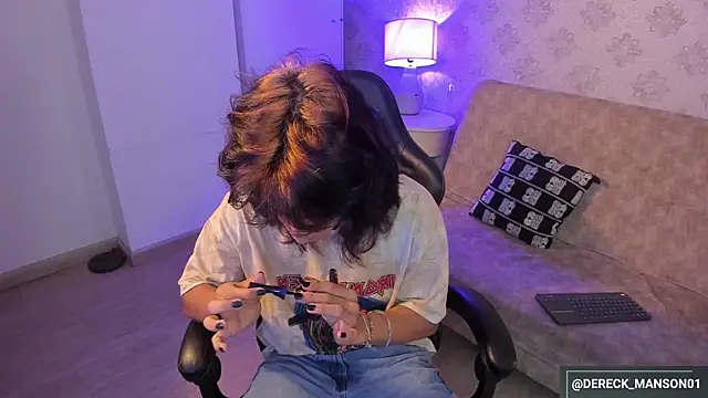 Dereck Manson online show from October 7, 2025, 11:51 am