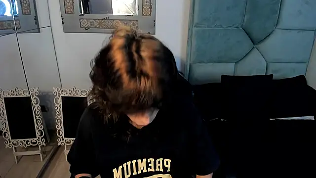 Dereck Manson online show from November 5, 2025, 11:54 am