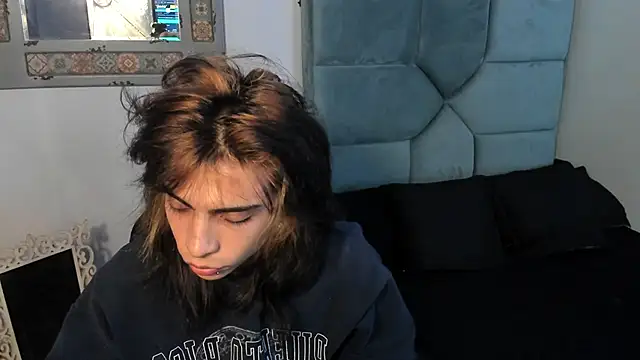 Dereck Manson online show from November 10, 2025, 11:42 am