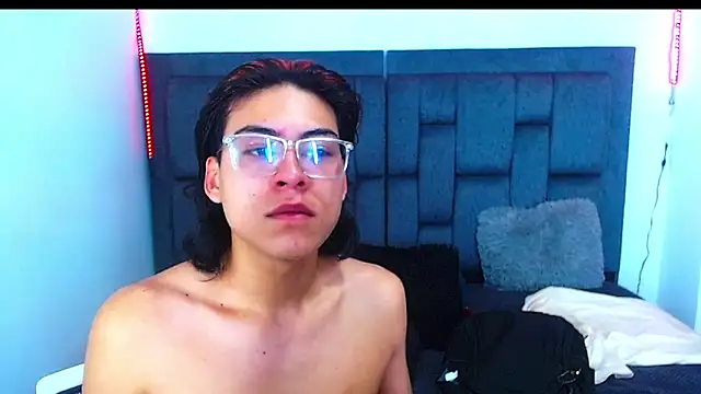 dirty model online show from September 26, 2025, 7:34 am