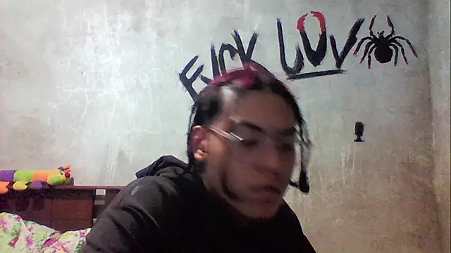 dirty model online show from November 27, 2025, 8:27 am