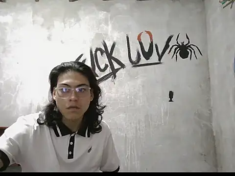 dirty model online show from April 7, 2026, 7:31 am