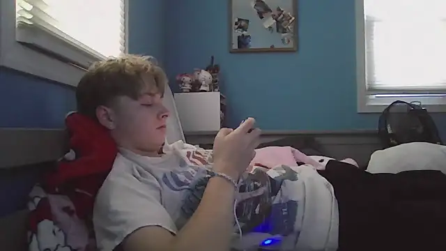 Liam axel35 online show from October 10, 2025, 9:03 pm