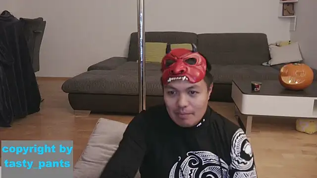 Snapshot of Tasty_pants chatting on October 31, 2025, 8:21 pm Tasty pants online show from October 31, 2025, 8:21 pm