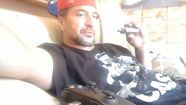 N3V3RPANICxh online show from May 22, 2026, 3:39 pm