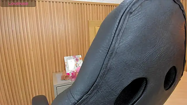 MELISSAROUGE online show from November 21, 2025, 7:56 pm