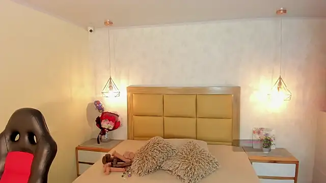 MELISSAROUGE online show from July 17, 2026, 7:41 pm