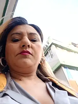 Nataly Foley online show from October 30, 2025, 11:44 am