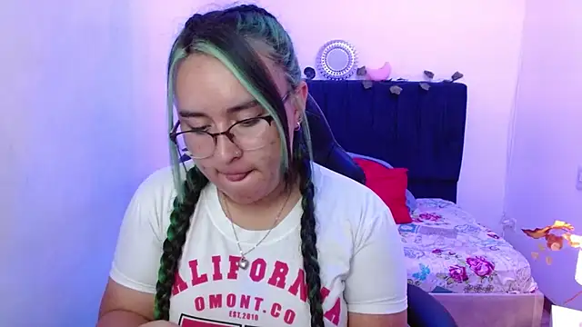 SashaGrey   online show from October 31, 2025, 1:45 pm