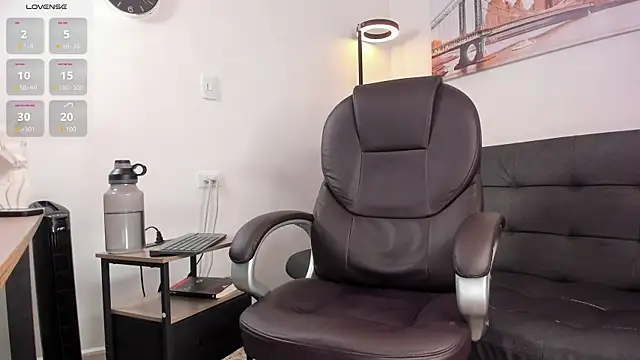 Dash Bukoski online show from November 15, 2025, 12:02 pm