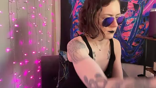 mistressannafoxx online show from October 7, 2025, 9:23 pm