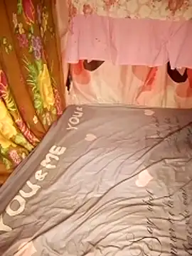 hotmomma8 online show from April 8, 2026, 7:25 pm