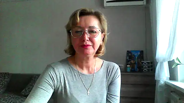 IrynaMolbertx online show from October 11, 2025, 8:13 am