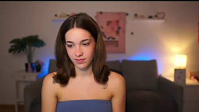 kissie cat online show from October 13, 2025, 1:11 pm