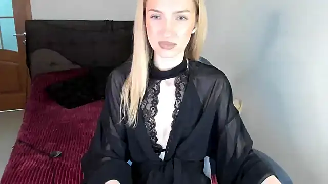 Snapshot of AndrianaBelle chatting on November 9, 2025, 6:28 pm AndrianaBelle online show from November 9, 2025, 6:28 pm