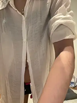 Snapshot of lanlan_girl2k chatting on December 2, 2025, 7:03 am lanlan girl2k online show from December 2, 2025, 7:03 am