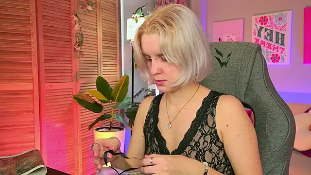 BethanyCloud online show from November 20, 2025, 6:02 am