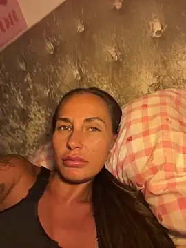Rosieredxox online show from May 31, 2026, 8:10 pm