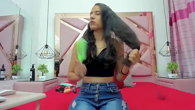 MiaCours online show from December 4, 2025, 7:00 pm