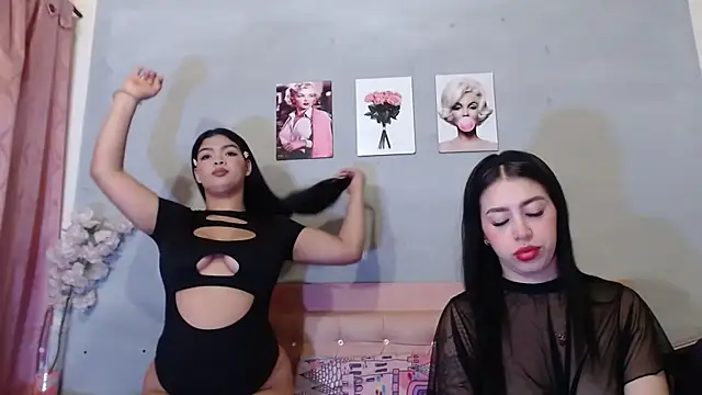 Snapshot of Olivia_Spear chatting on November 7, 2025, 12:49 pm Olivia Spear online show from November 7, 2025, 12:49 pm