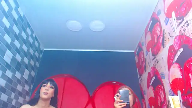 julessxcharlotte online show from November 26, 2025, 2:07 pm