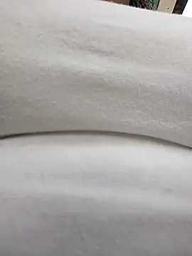 Mia-Glow online show from April 7, 2026, 12:16 pm