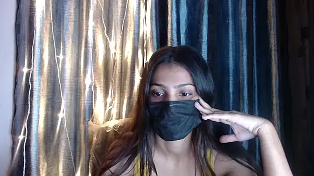 Snapshot of _kamyaa09 chatting on November 7, 2025, 9:42 am kamyaa09 online show from November 7, 2025, 9:42 am