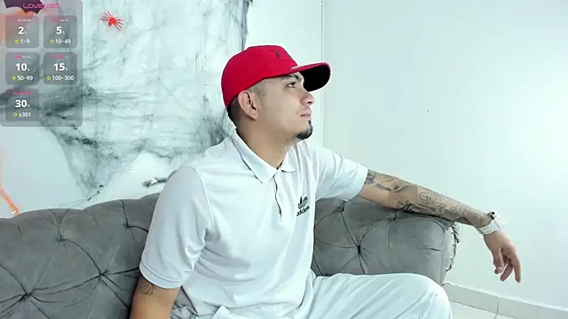 OwenStonne  online show from October 25, 2025, 4:20 am