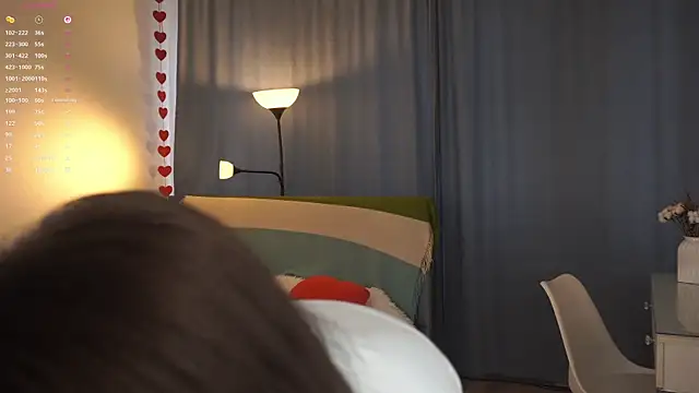 VernonKnapik online show from October 14, 2025, 7:31 am