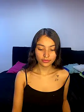 hotwife26 online show from November 4, 2025, 3:55 pm