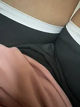 Snapshot of crazy111girl chatting on November 8, 2025, 7:12 pm crazy111girl online show from November 8, 2025, 7:12 pm