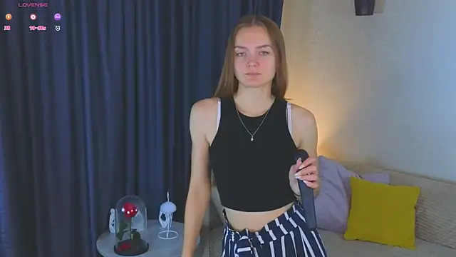 LouisaChaobal online show from October 25, 2025, 1:13 am