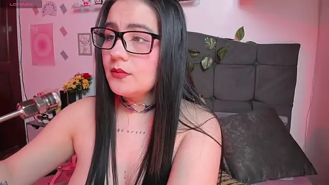 Snapshot of Fia__ chatting on October 2, 2025, 1:45 am Fia online show from October 2, 2025, 1:45 am