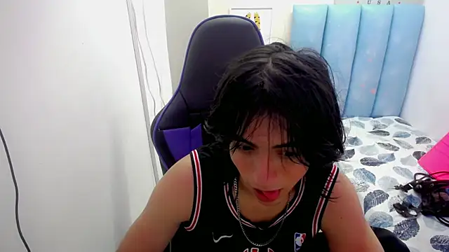 Snapshot of louis_baltazar chatting on September 13, 2025, 3:56 pm louis baltazar online show from September 13, 2025, 3:56 pm