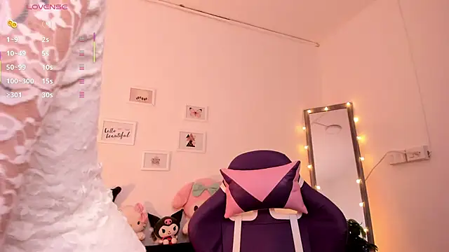 Jazmintorress online show from September 30, 2025, 1:05 pm