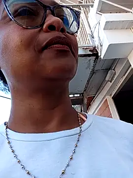 BiiancaEstradaa online show from March 15, 2026, 12:33 pm