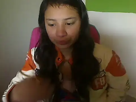 Snapshot of akamesweet chatting on November 7, 2025, 1:11 pm akamesweet online show from November 7, 2025, 1:11 pm