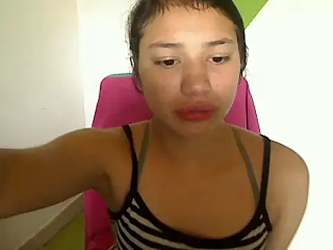 Snapshot of akamesweet chatting on November 17, 2025, 2:01 pm akamesweet online show from November 17, 2025, 2:01 pm