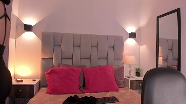 Seraphyne666 online show from February 6, 2026, 2:53 pm