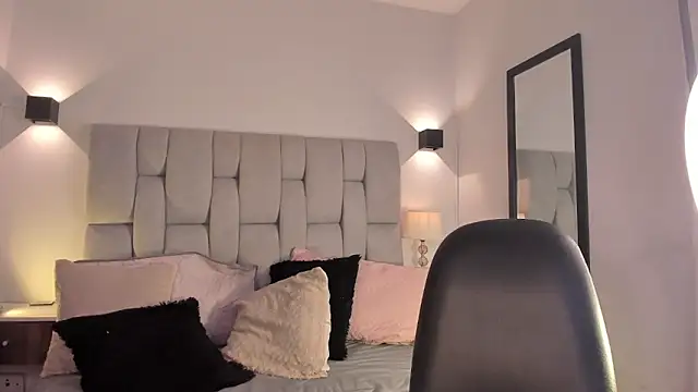 Seraphyne666 online show from March 12, 2026, 4:57 pm