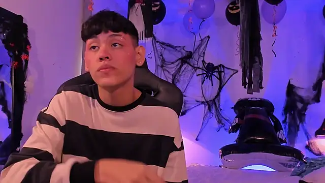 zeus blaze online show from October 14, 2025, 4:41 pm